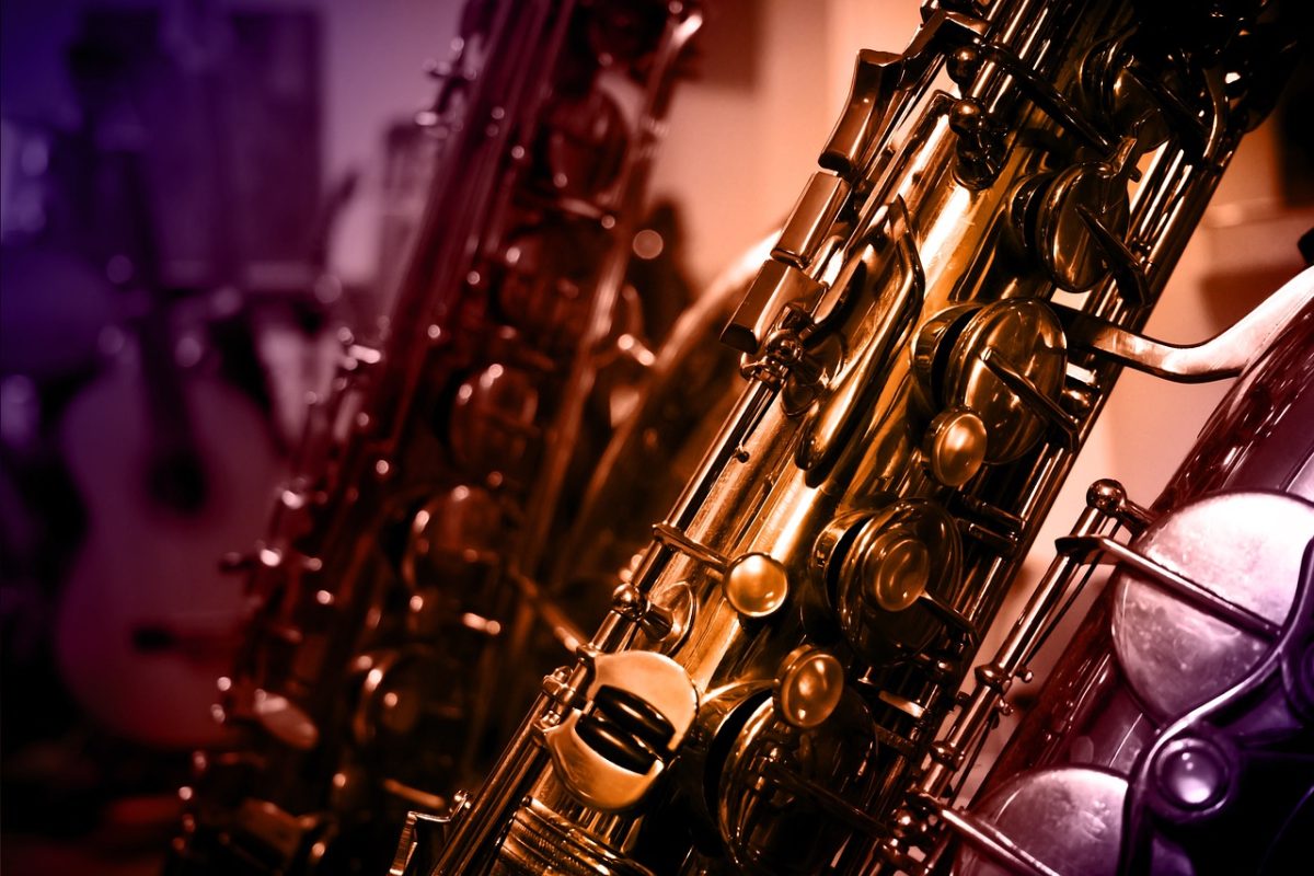 saxophone Image by Jean-Dominique POUPEL from Pixabay