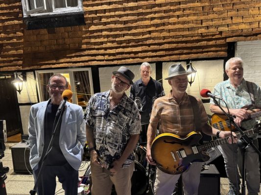 Jump Right In live at The Man of Kent East Peckham