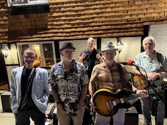 Jump Right In live at The Man of Kent East Peckham