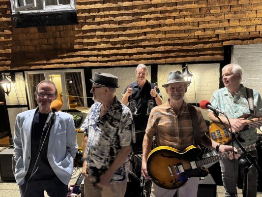Jump Right In live at The Man of Kent East Peckham