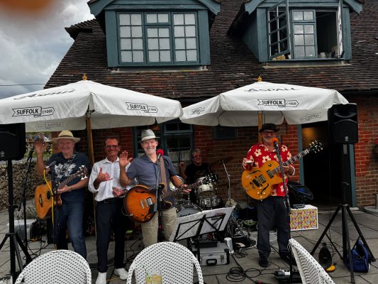 Jump Right In live at The Pheasant Plucker, Ide Hill, Sevenoaks, Kent. Bank Holiday Monday