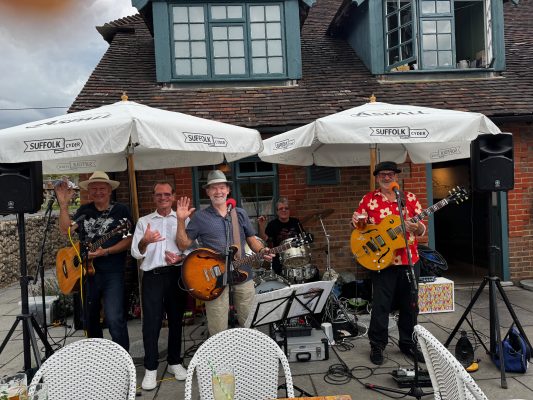 Jump Right In live at The Pheasant Plucker, Ide Hill, Sevenoaks, Kent. Bank Holiday Monday